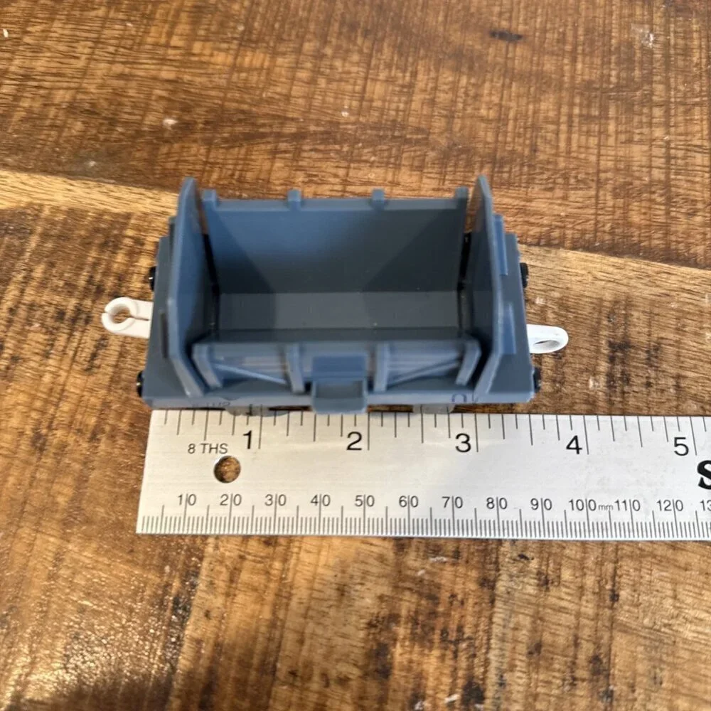 Trackmaster Thomas & Friends Train Tank Engine - Tipping Cargo Car- TOMY Gray